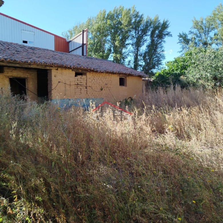 CASA PARA REFORMAR EN VALDELAFUENTE