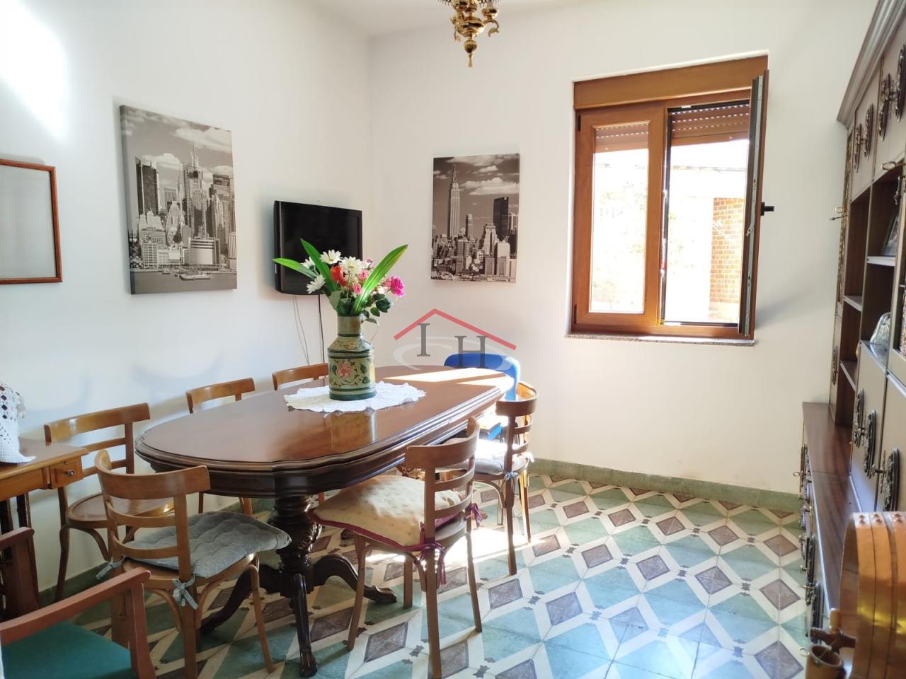 CASA CON JARDIN EN EL SOTICO