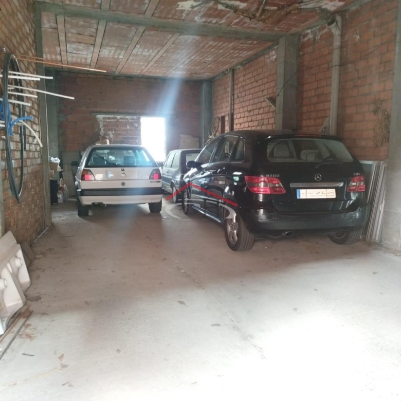 PISO CON GARAJE, TRASTERO Y PATIO