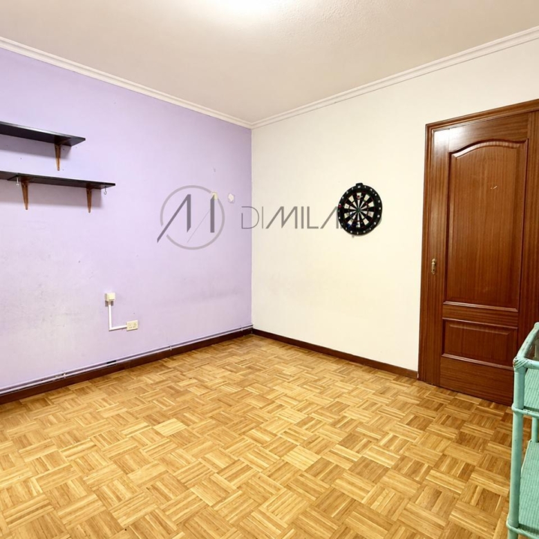 Piso de 4 habitaciones y 110 m² en O Calvario