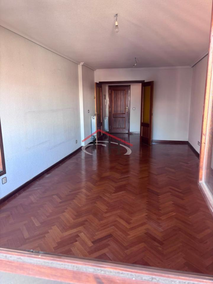 178706951609900172905_178706606770 PISO PARA ACTUALIZAR CON GARAJE Y TRASTERO