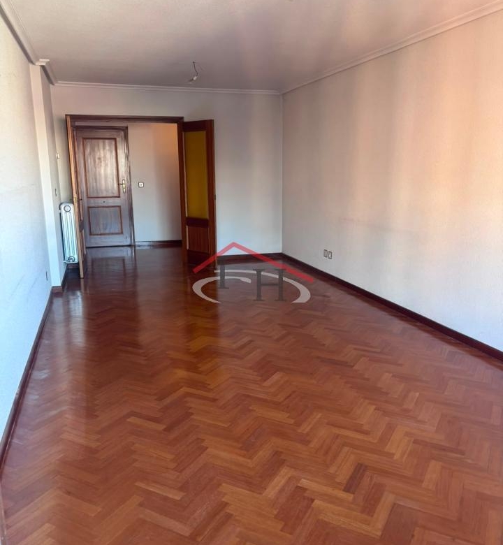 PISO PARA ACTUALIZAR CON GARAJE Y TRASTERO