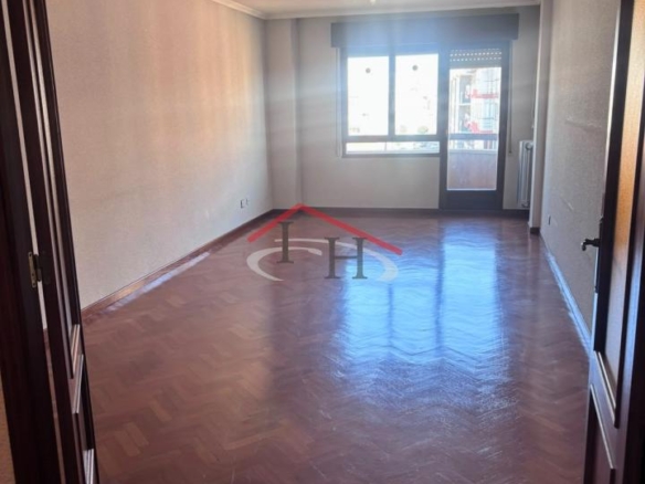 PISO PARA ACTUALIZAR CON GARAJE Y TRASTERO