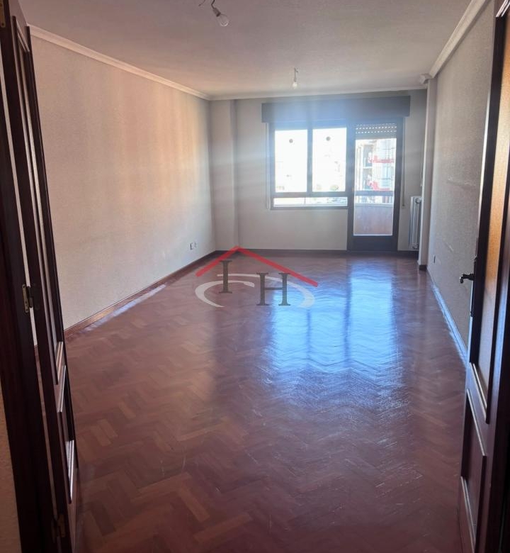 PISO PARA ACTUALIZAR CON GARAJE Y TRASTERO