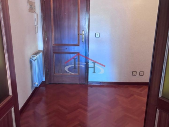 PISO PARA ACTUALIZAR CON GARAJE Y TRASTERO