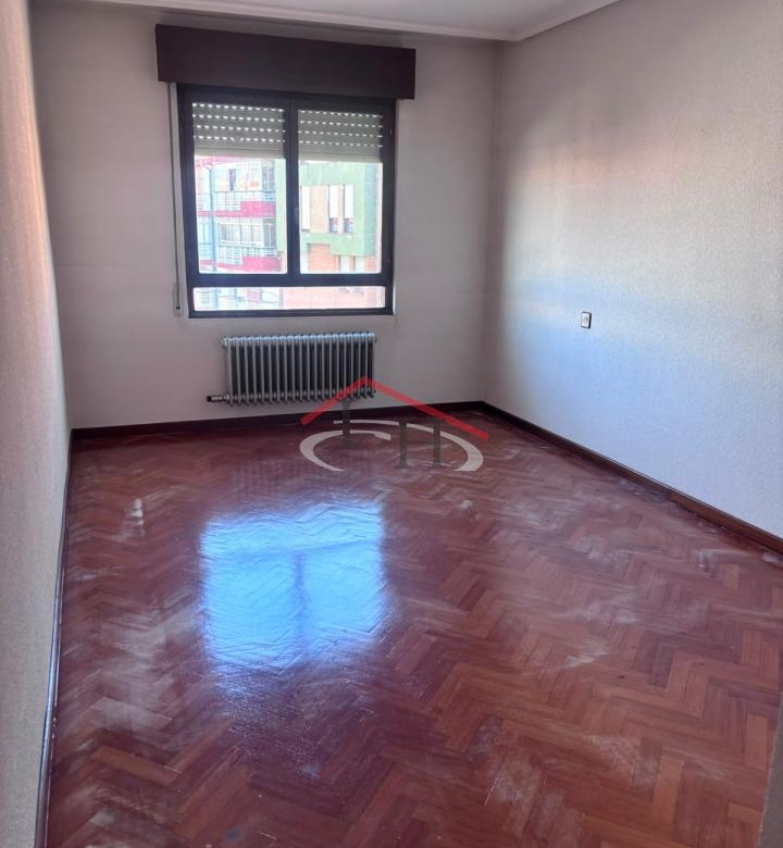 PISO PARA ACTUALIZAR CON GARAJE Y TRASTERO