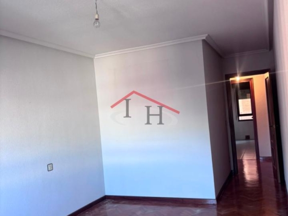 PISO PARA ACTUALIZAR CON GARAJE Y TRASTERO