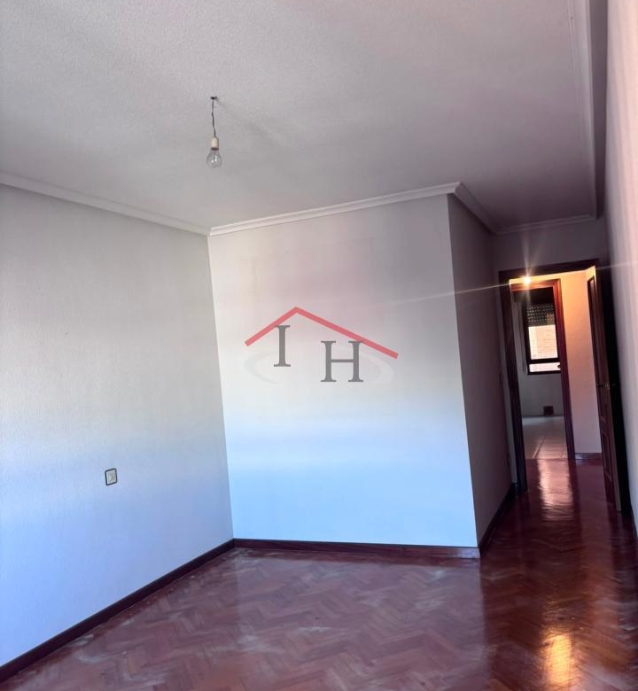PISO PARA ACTUALIZAR CON GARAJE Y TRASTERO