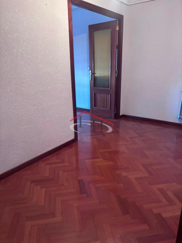 178706952037800172905_178706607848 PISO PARA ACTUALIZAR CON GARAJE Y TRASTERO