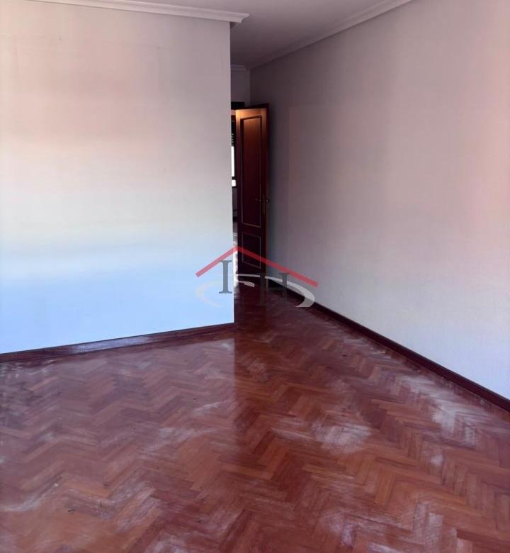 PISO PARA ACTUALIZAR CON GARAJE Y TRASTERO