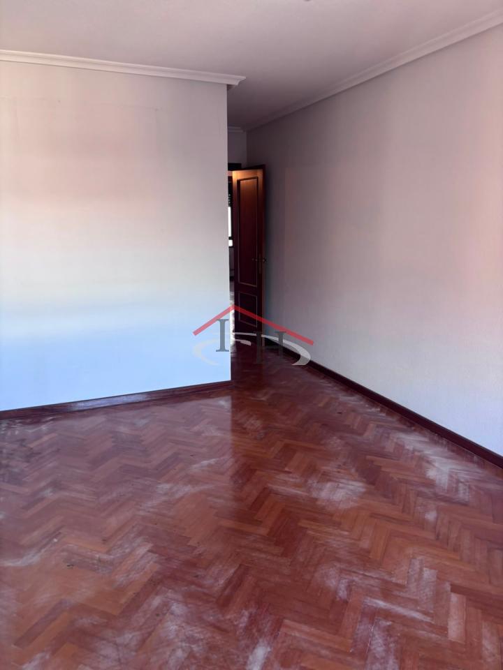178706952148200172905_178706607195 PISO PARA ACTUALIZAR CON GARAJE Y TRASTERO