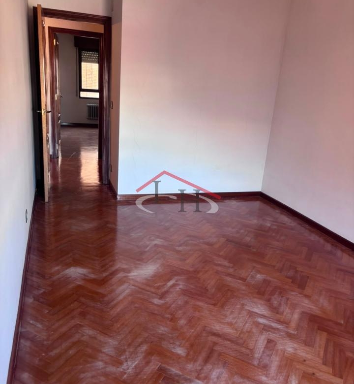 PISO PARA ACTUALIZAR CON GARAJE Y TRASTERO