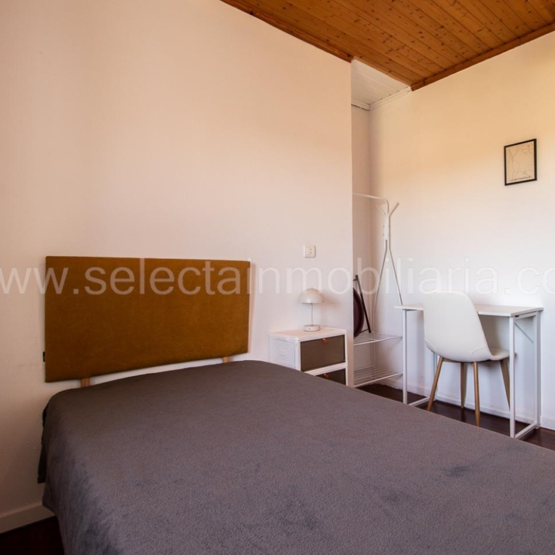 CASA TOTALMENTE REFORMADA