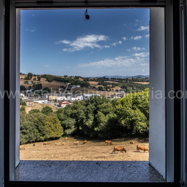 CASA TOTALMENTE REFORMADA