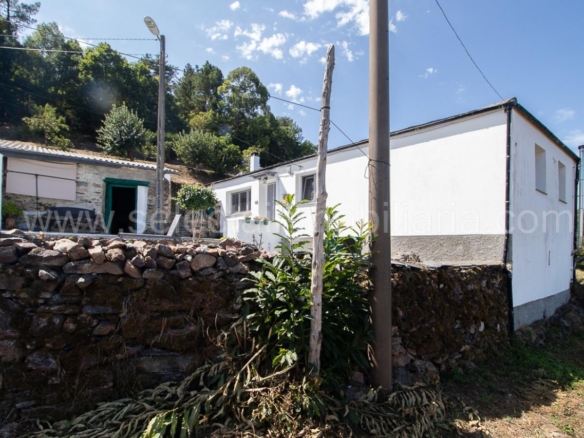 CASA TOTALMENTE REFORMADA