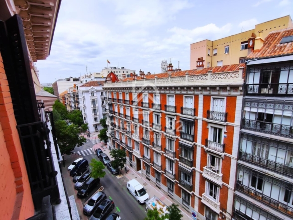 INCREIBLE PISO JUNTO A LA PUERTA DE ALCALA