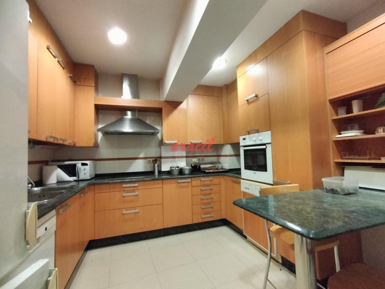 178842987281500172464_171388875782 Piso en calle Concejo
