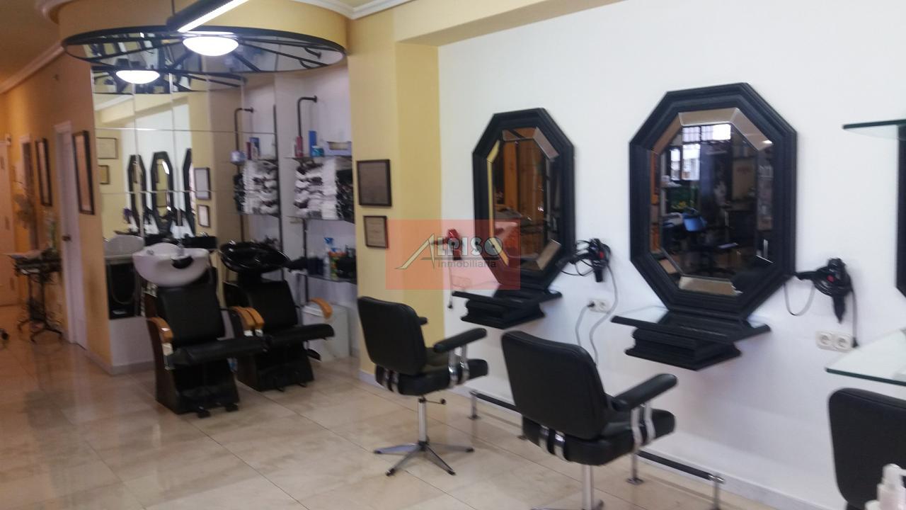 152907208300011944_15290600725 Alquiler peluquería centro