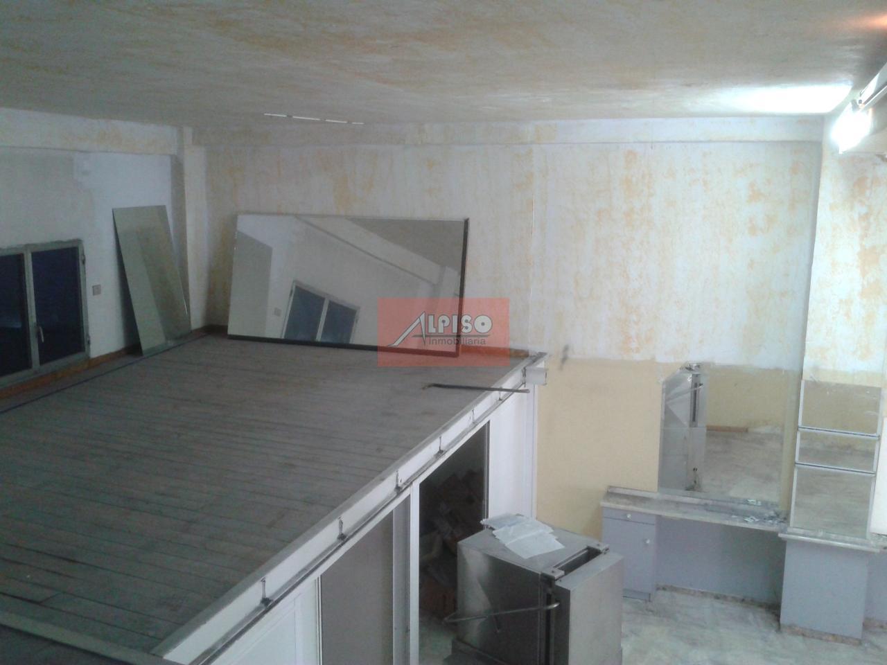 153685653800012261_15368494385 Venta bajo Couto