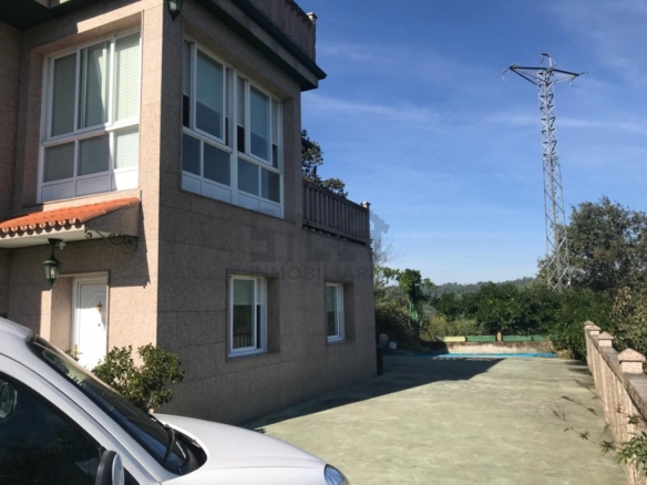 SE VENDE CASA EN CASTADÓN