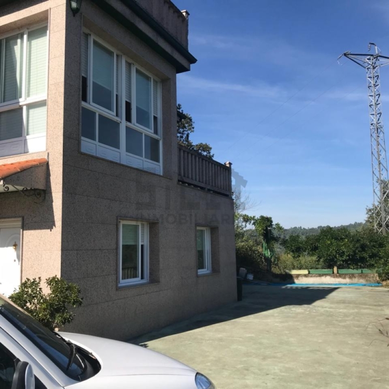 SE VENDE CASA EN CASTADÓN
