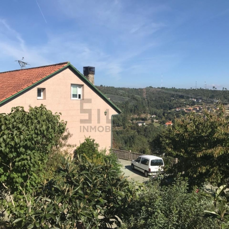SE VENDE CASA EN CASTADÓN