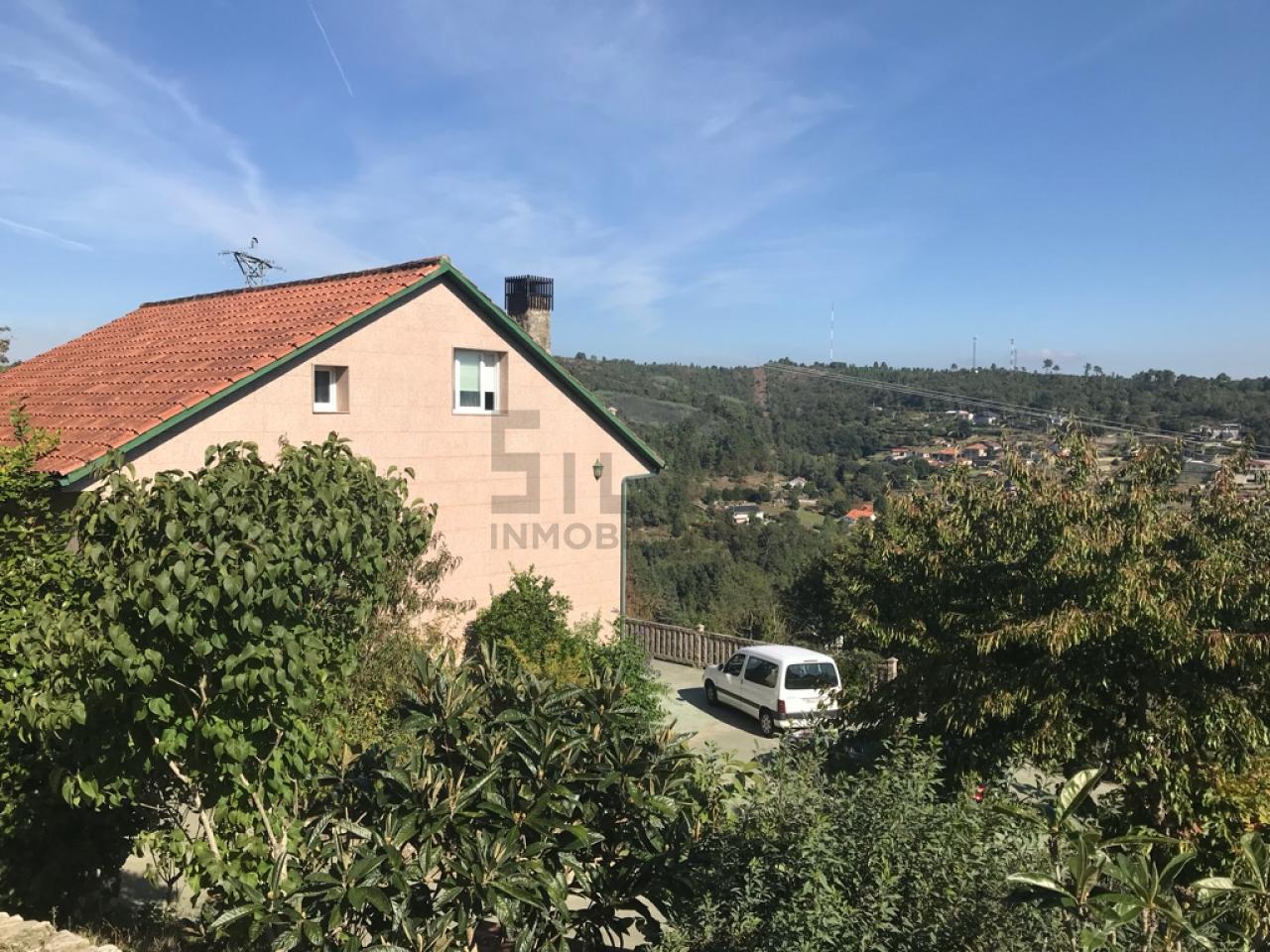 SE VENDE CASA EN CASTADÓN