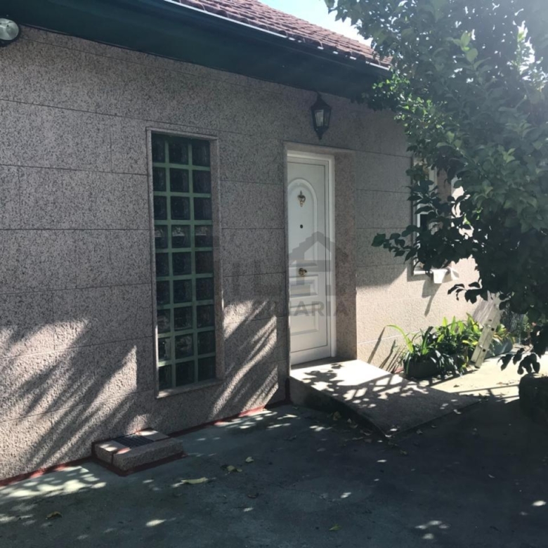 SE VENDE CASA EN CASTADÓN