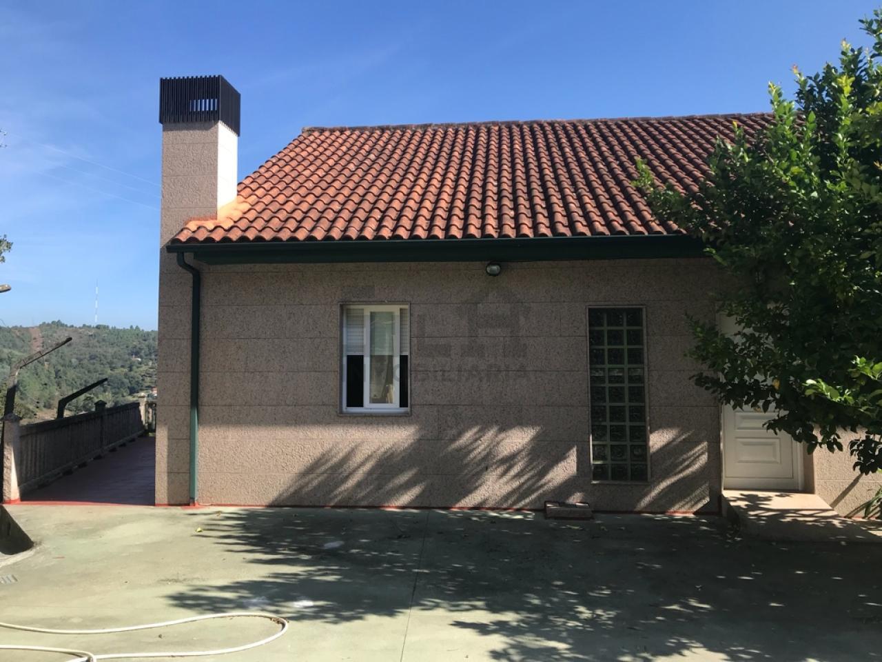 SE VENDE CASA EN CASTADÓN