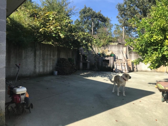 SE VENDE CASA EN CASTADÓN