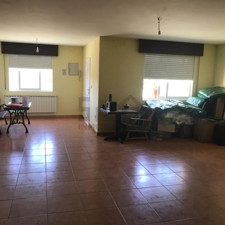 SE VENDE CASA EN CASTADÓN