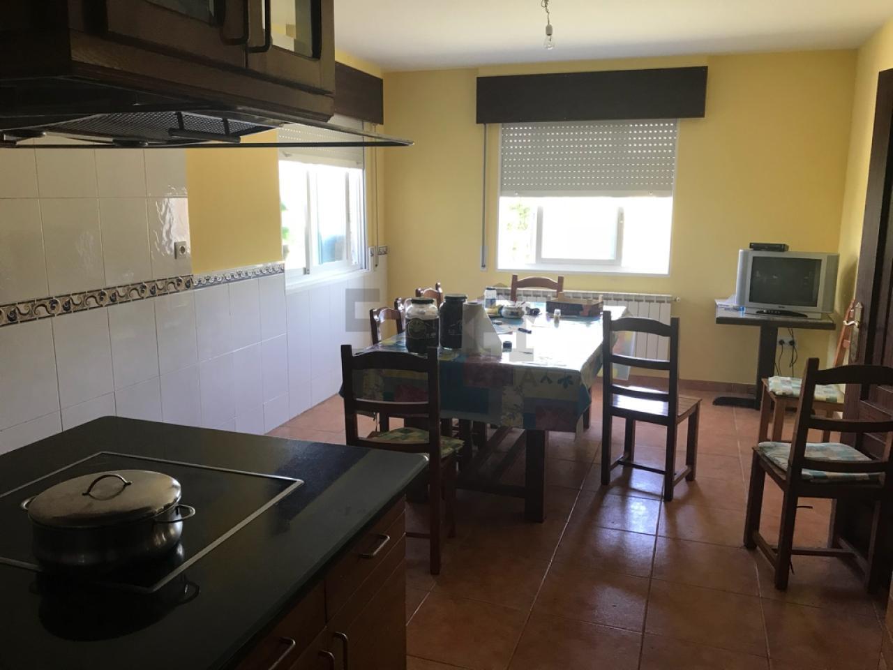 SE VENDE CASA EN CASTADÓN