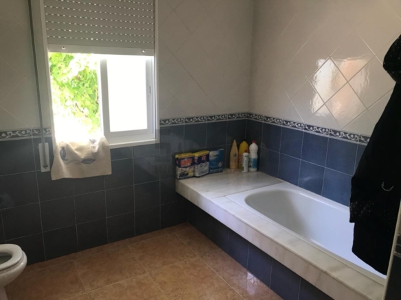 SE VENDE CASA EN CASTADÓN