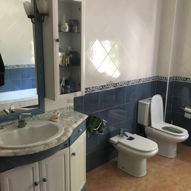 SE VENDE CASA EN CASTADÓN