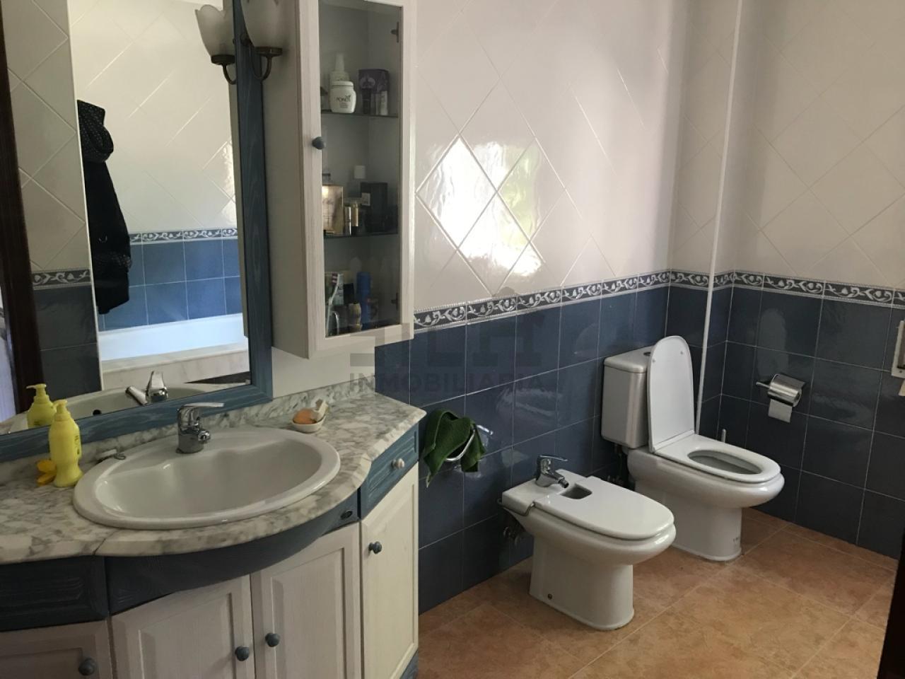 SE VENDE CASA EN CASTADÓN