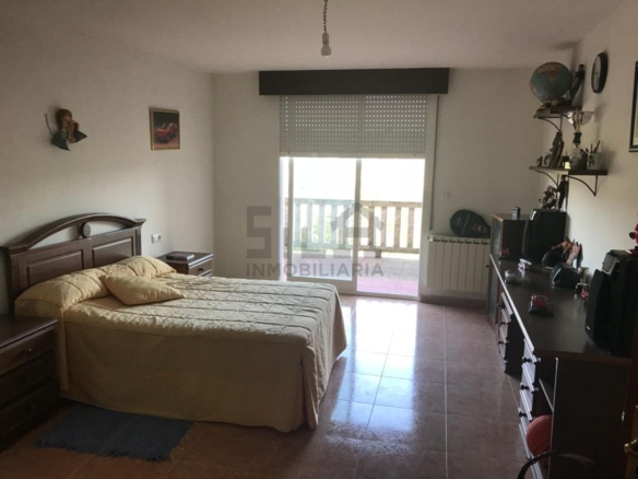 SE VENDE CASA EN CASTADÓN