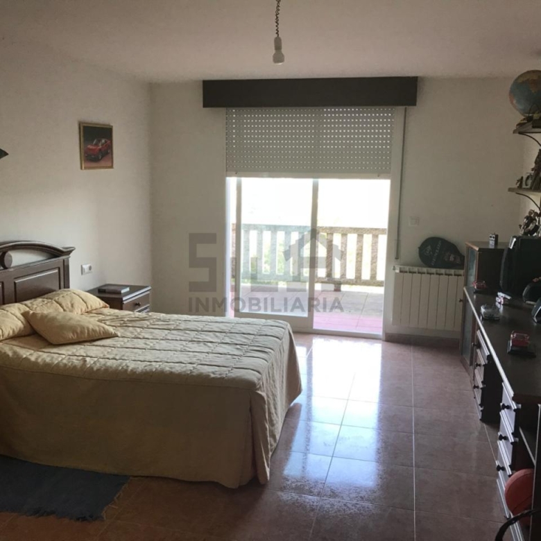 SE VENDE CASA EN CASTADÓN