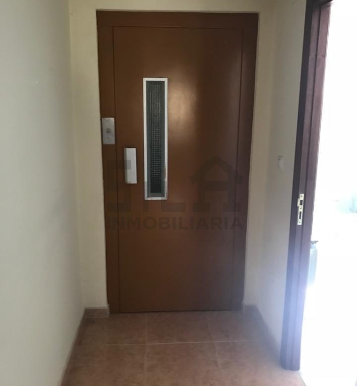 SE VENDE CASA EN CASTADÓN