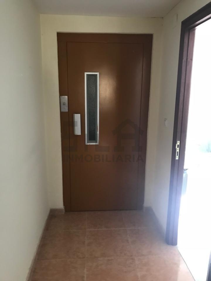 SE VENDE CASA EN CASTADÓN