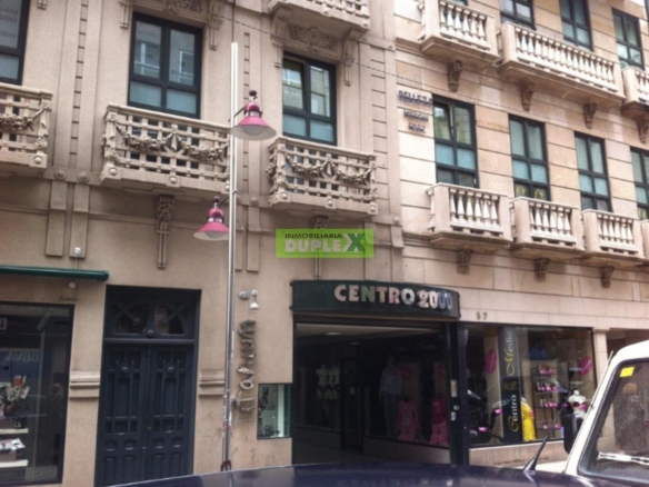 Oficina en alquiler o venta en pleno centro de Pontevedra – Ubicación estratégica