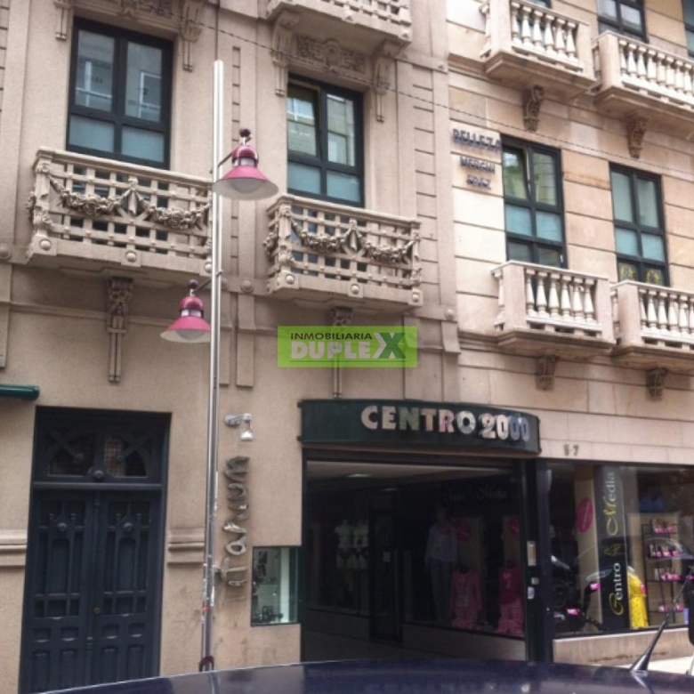 Oficina en alquiler o venta en pleno centro de Pontevedra – Ubicación estratégica