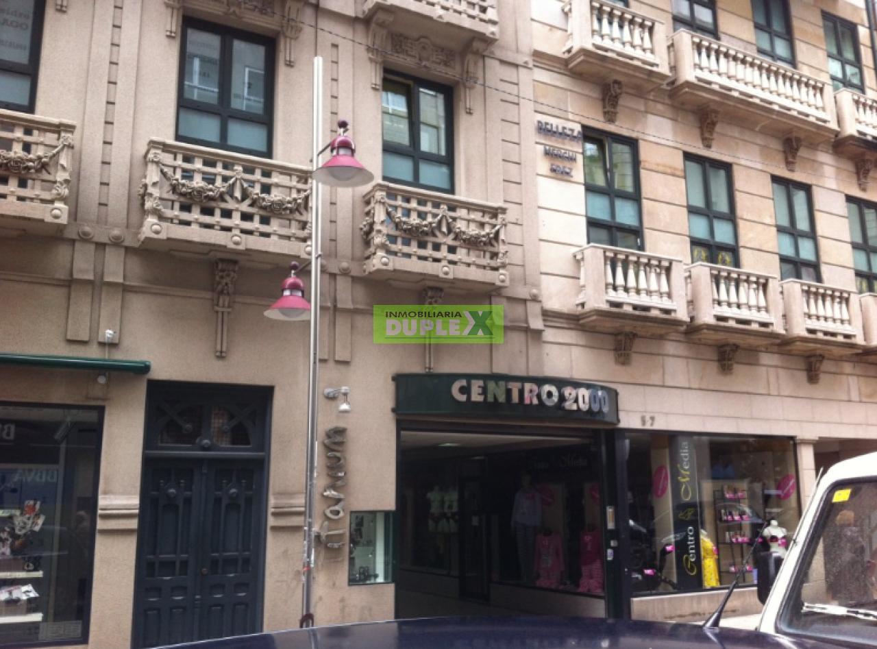 Oficina en alquiler o venta en pleno centro de Pontevedra – Ubicación estratégica