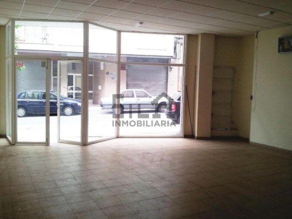 SE ALQUILA BAJO COMERCIAL ZONA VEINTIUNO