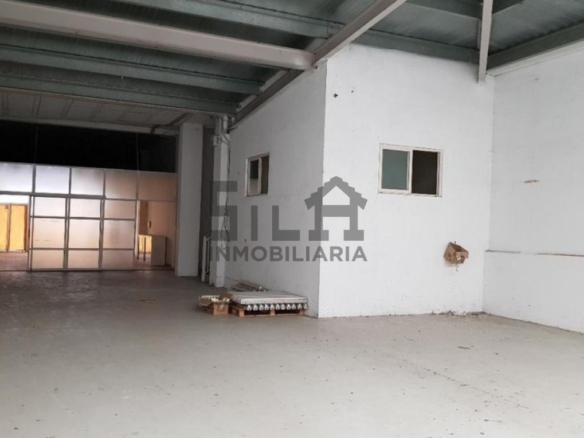 SE ALQUILA BAJO COMERCIAL ZONA VEINTIUNO