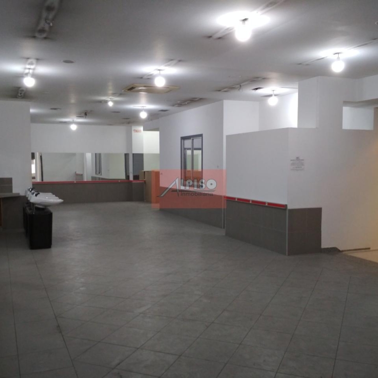 Alquiler Bajo Zona Jardín Posio