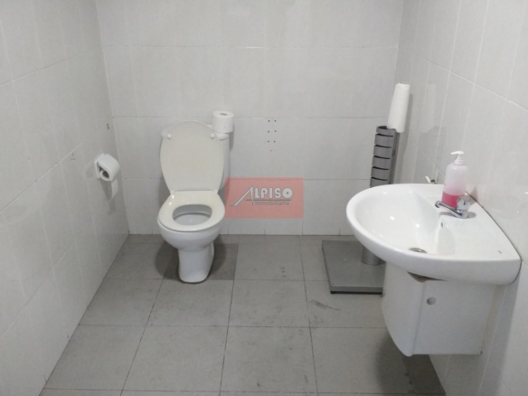Alquiler Bajo Zona Jardín Posio