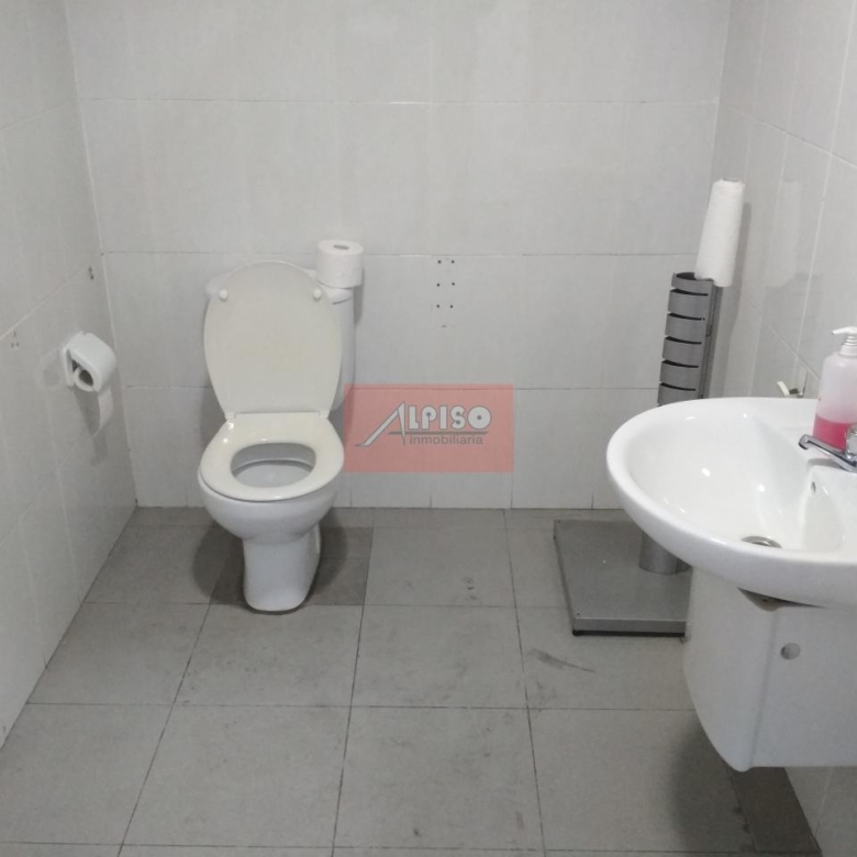 Alquiler Bajo Zona Jardín Posio