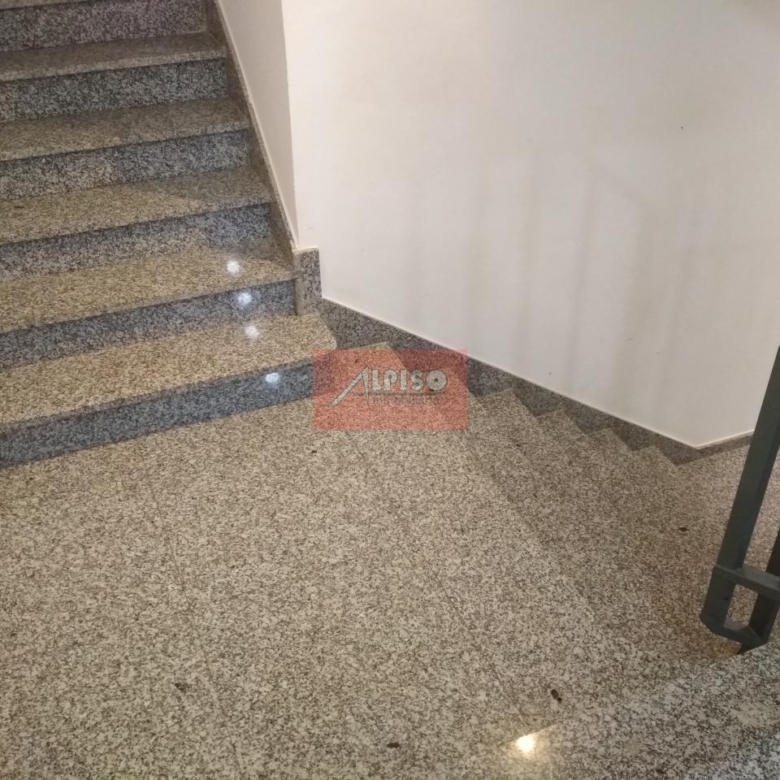 Alquiler Bajo Zona Jardín Posio