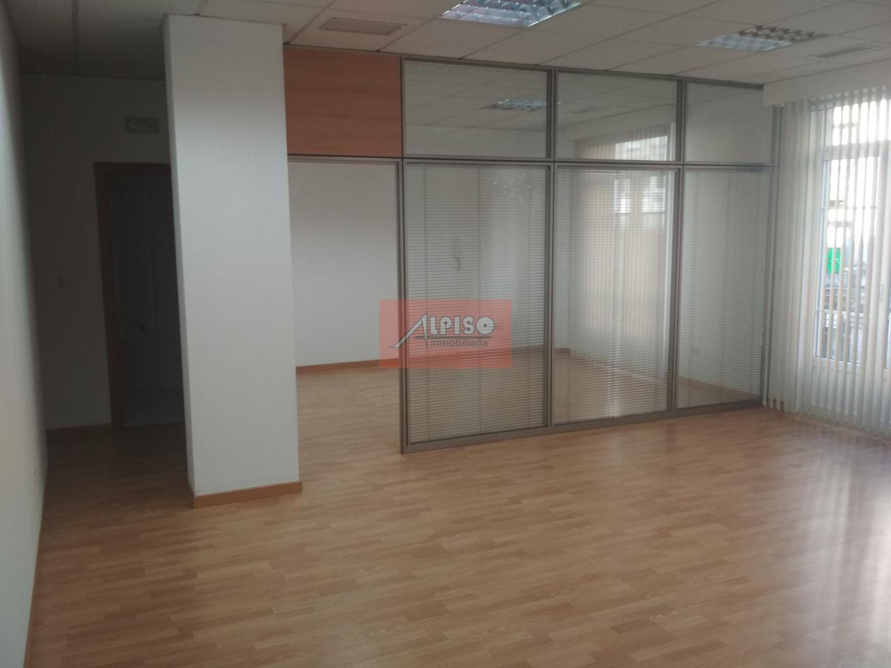 156813750300015765_15681344003 Oficina en Ourense