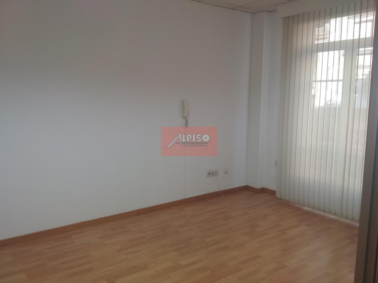 156813750400015765_15681343875 Oficina en Ourense
